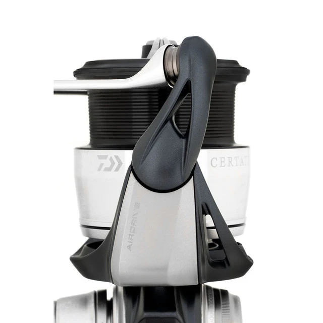 Daiwa 24 Certate LT Spin Reel - Image 3